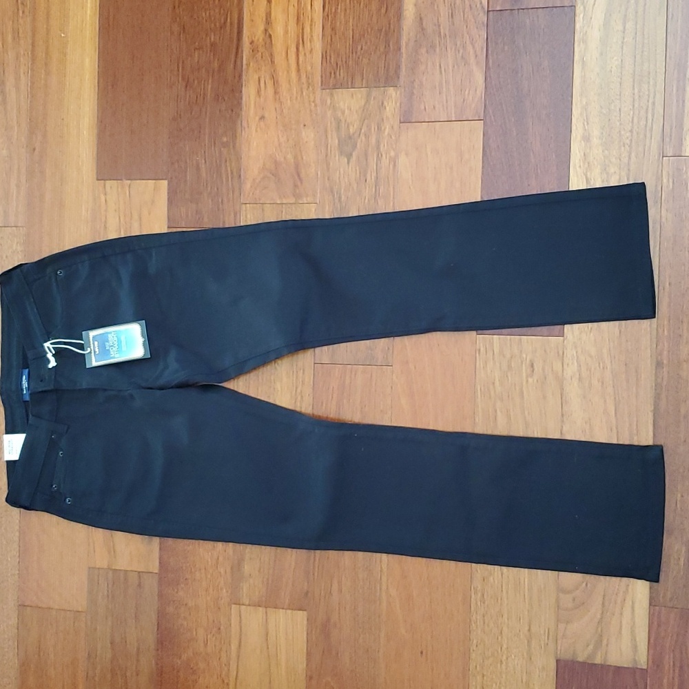 Levi's black jeans. NWT. Size 2R